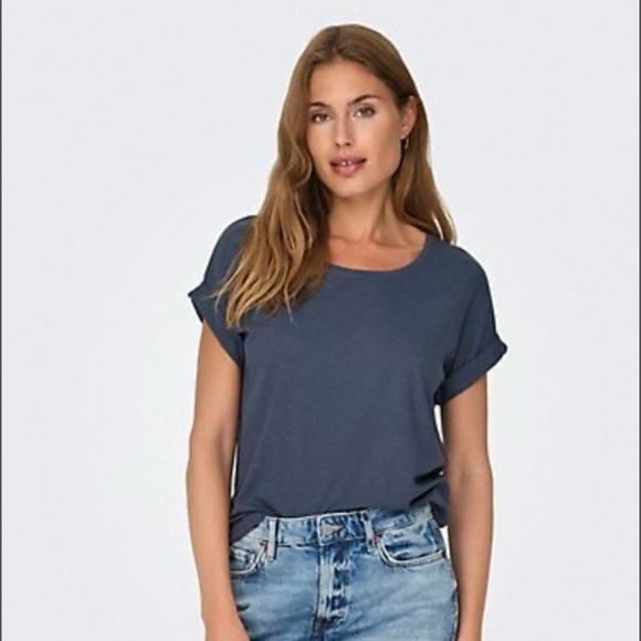 ONLY relaxed fit, cuff-sleeve tshirt - Picture 4 of 5